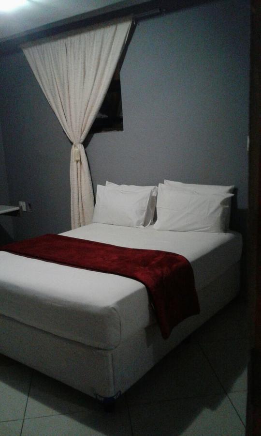 Central Lodge Hotels Йоханнесбург Экстерьер фото